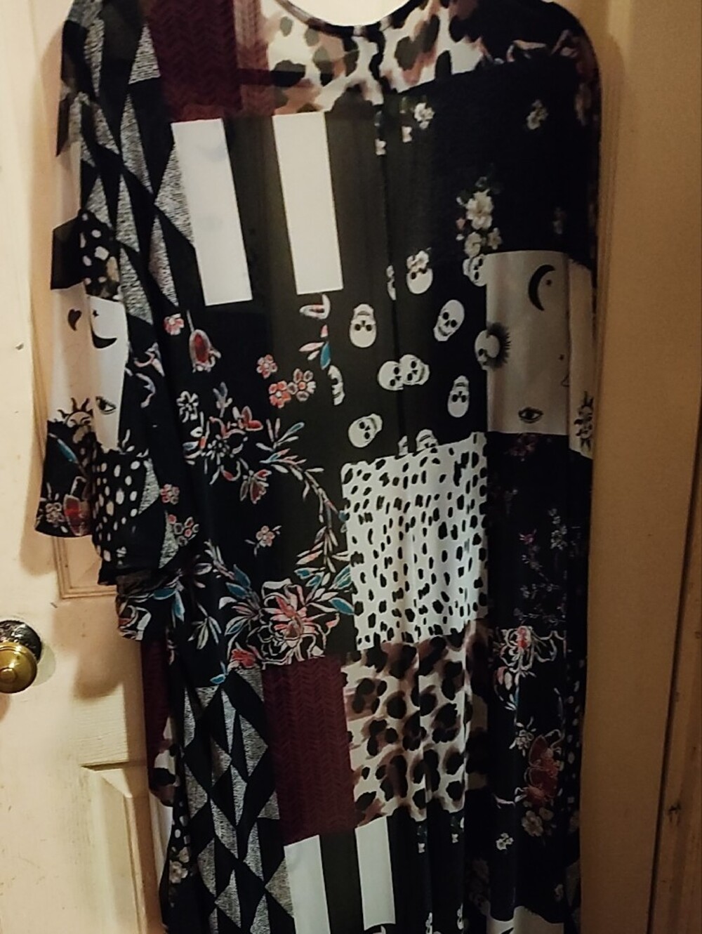 torrid Black Patchwork Floral & Print Kimono/ Cardigan. - Picture 3 of 3
